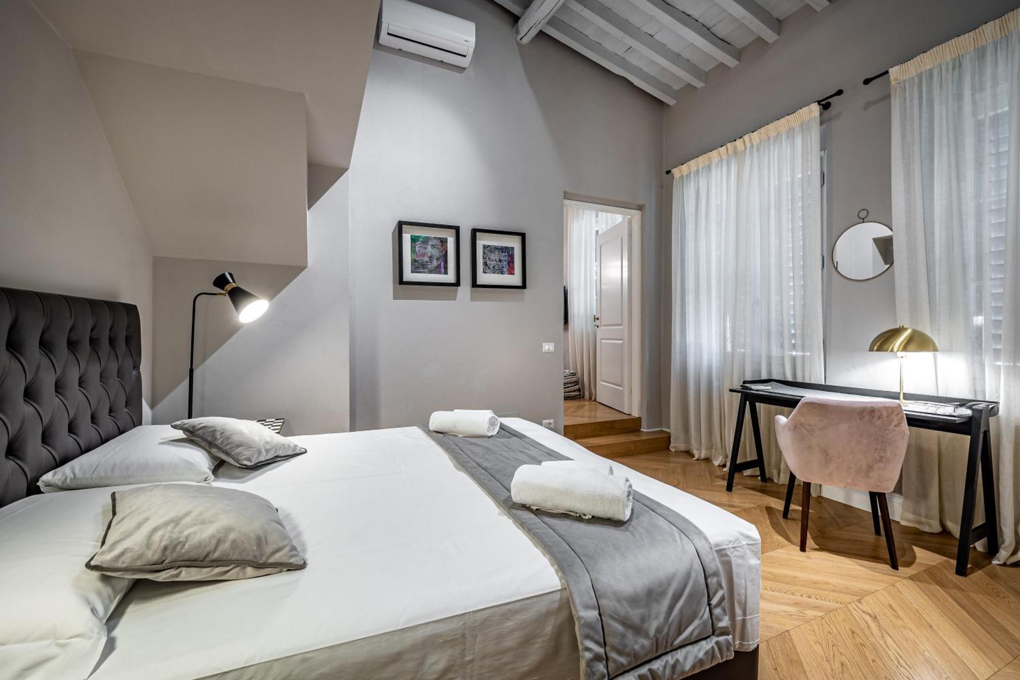 Hs4U Ricasoli Luxury Apartment Near Duomo N.1 Florence Ngoại thất bức ảnh